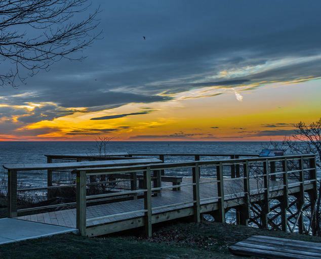 Lakefront Lodge - lake erie - sunset - deck photo by Jim Marquardt