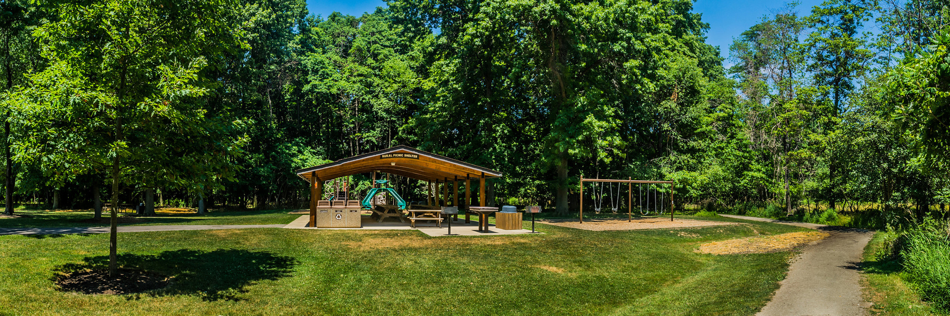 Chagrin River Park In Willoughby And Eastlake Ohio Lake Metroparks Reservable Chagrin River Park Rural Drive Shelter
