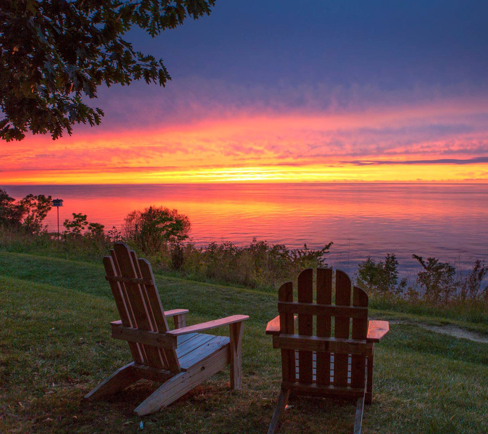 Lakefront Lodge - park - sunset - Lake Erie - Lake Metroparks - Photo by Joe Bojc